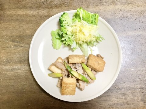 豚こまレシピ 厚揚げとアスパラの生姜焼き